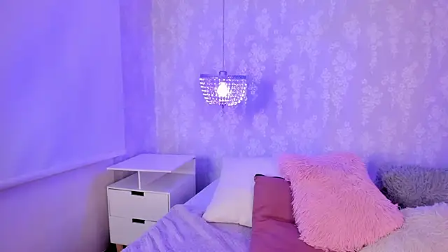 Snapshot of jazlin_angels3 chatting on 07-14-26, 10:21 jazlin angels3 online show from 07-14-26, 10:21