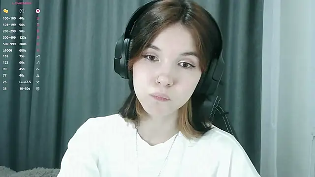 Snapshot of RubyBooby chatting on 07-11-26, 05:35 RubyBooby online show from 07-11-26, 05:35