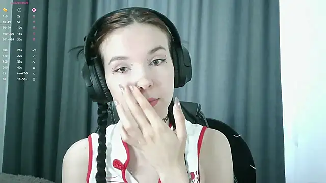 Snapshot of RubyBooby chatting on 06-20-26, 04:23 RubyBooby online show from 06-20-26, 04:23