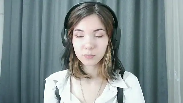 Snapshot of RubyBooby chatting on 05-01-26, 05:18 RubyBooby online show from 05-01-26, 05:18