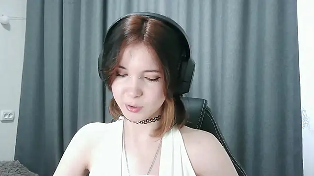 Snapshot of RubyBooby chatting on 06-05-26, 02:56 RubyBooby online show from 06-05-26, 02:56