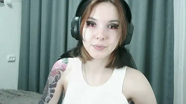 Snapshot of RubyBooby chatting on 06-12-26, 05:10 RubyBooby online show from 06-12-26, 05:10