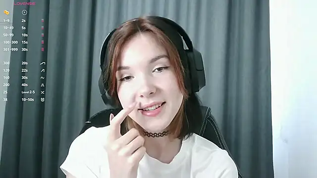 Snapshot of RubyBooby chatting on 06-11-26, 04:04 RubyBooby online show from 06-11-26, 04:04