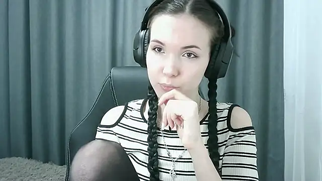 Snapshot of RubyBooby chatting on 05-03-26, 04:10 RubyBooby online show from 05-03-26, 04:10