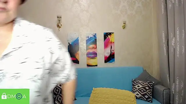 Snapshot of QUEEN02030 chatting on 04-19-26, 03:02 QUEEN02030 online show from 04-19-26, 03:02