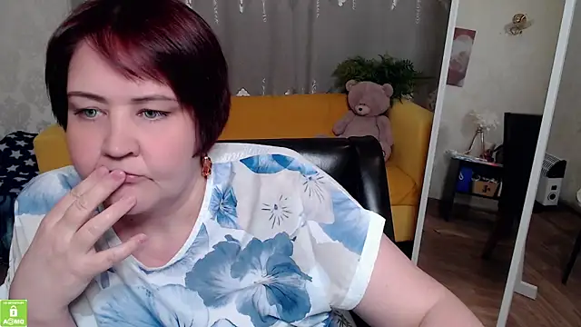 Snapshot of QUEEN02030 chatting on 06-03-26, 10:05 QUEEN02030 online show from 06-03-26, 10:05
