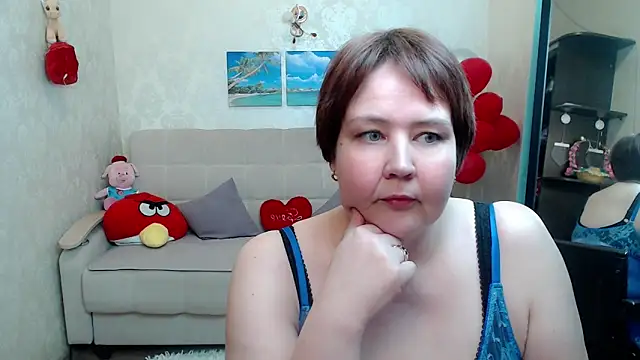 Snapshot of QUEEN02030 chatting on 04-15-26, 09:48 QUEEN02030 online show from 04-15-26, 09:48
