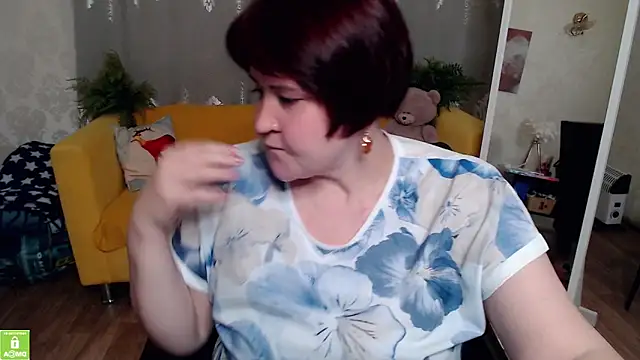 Snapshot of QUEEN02030 chatting on 06-03-26, 02:33 QUEEN02030 online show from 06-03-26, 02:33