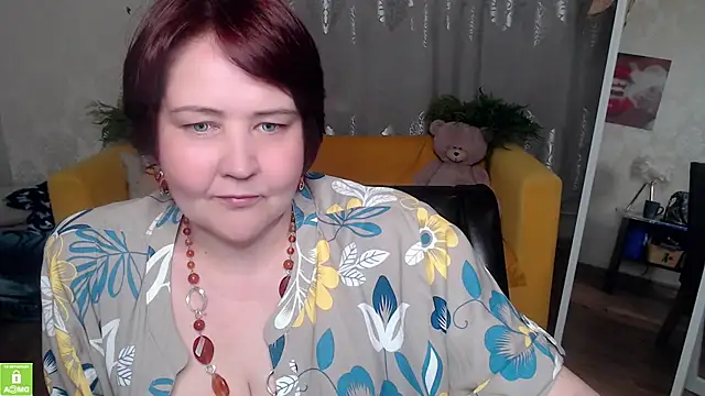 Snapshot of QUEEN02030 chatting on 06-17-26, 10:14 QUEEN02030 online show from 06-17-26, 10:14