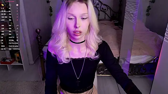 ghost girly online show from 05-14-26, 08:06