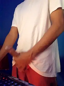 NovinhoTopBrasil online show from 04-24-26, 07:27