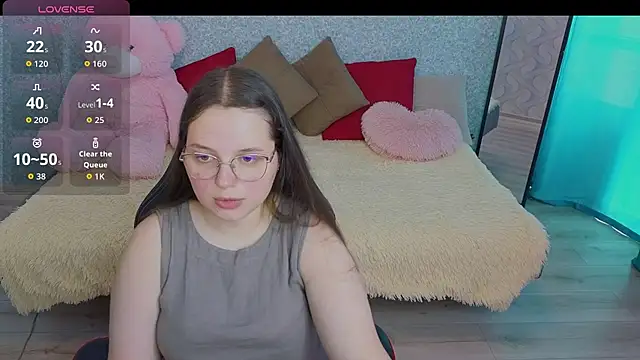 Snapshot of SofiDreamm chatting on 06-23-26, 02:37 SofiDreamm online show from 06-23-26, 02:37