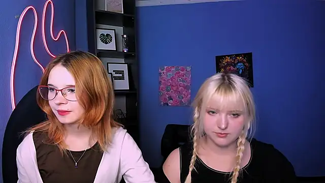 Snapshot of callmevivien chatting on 04-15-26, 07:29 callmevivien online show from 04-15-26, 07:29