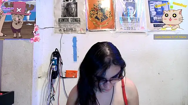 Snapshot of Ellaa_honey chatting on 05-13-26, 02:40 Ellaa honey online show from 05-13-26, 02:40