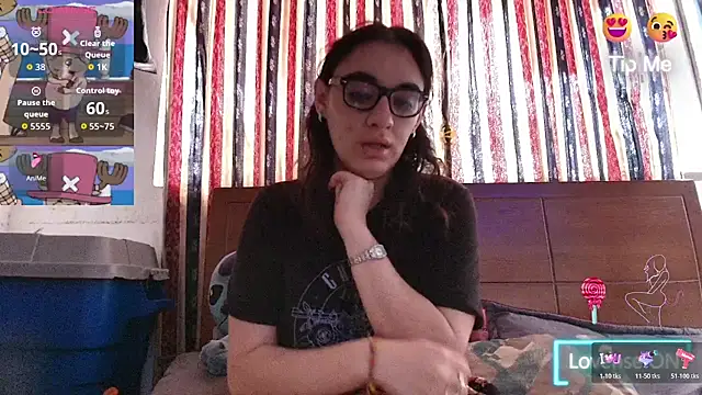 Snapshot of Ellaa_honey chatting on 06-26-26, 01:39 Ellaa honey online show from 06-26-26, 01:39