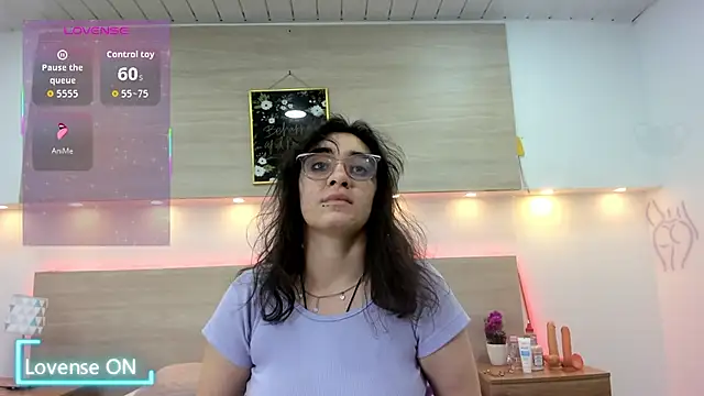 Snapshot of Ellaa_honey chatting on 04-11-26, 12:53 Ellaa honey online show from 04-11-26, 12:53