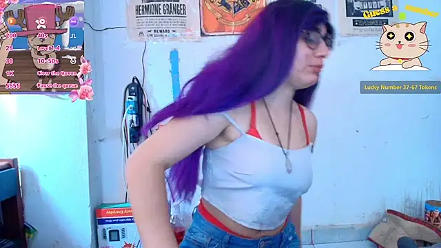 Snapshot of Ellaa_honey chatting on 05-12-26, 02:23 Ellaa honey online show from 05-12-26, 02:23