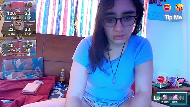 Snapshot of Ellaa_honey chatting on 05-27-26, 04:25 Ellaa honey online show from 05-27-26, 04:25
