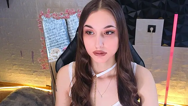 Snapshot of belle_cute chatting on 05-05-26, 02:03 belle cute online show from 05-05-26, 02:03