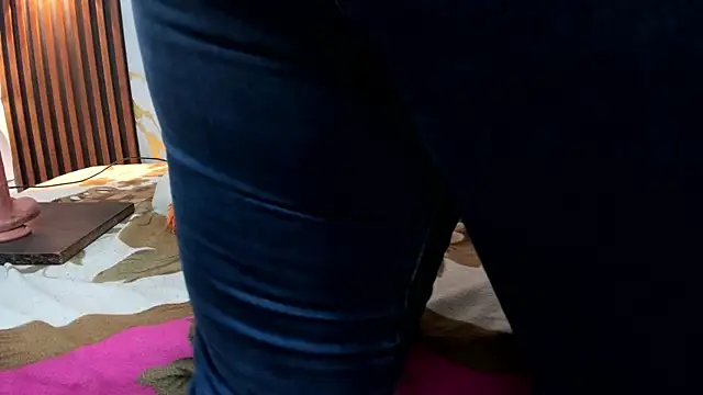Snapshot of Alinna_addams_ chatting on 06-12-26, 06:16 Alinna addams online show from 06-12-26, 06:16