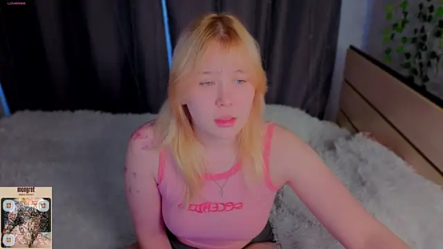 unburnedgirl online show from 05-18-26, 01:38