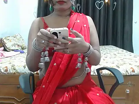 Snapshot of Piyu_x chatting on 06-15-26, 05:56 Piyu x online show from 06-15-26, 05:56