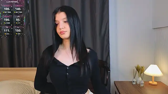 Snapshot of JazminLantey chatting on 04-11-26, 01:13 JazminLantey online show from 04-11-26, 01:13