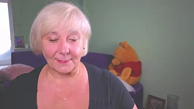 Milane Milky online show from 06-17-26, 05:29
