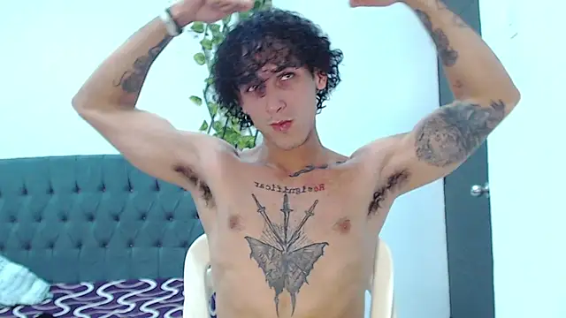 Snapshot of Dann_carterr chatting on 04-01-26, 02:13 Dann carterr online show from 04-01-26, 02:13