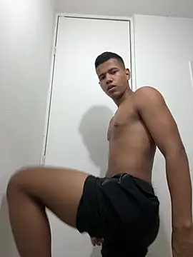 Snapshot of noahdark_ chatting on 04-03-26, 04:52 noahdark online show from 04-03-26, 04:52