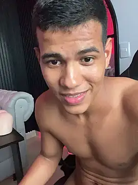 Snapshot of noahdark_ chatting on 05-17-26, 02:28 noahdark online show from 05-17-26, 02:28