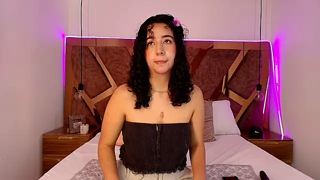 bella swwan  online show from 05-17-26, 07:14