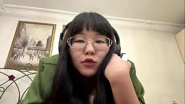 Snapshot of Feylinmay chatting on 04-30-26, 10:47 Feylinmay online show from 04-30-26, 10:47