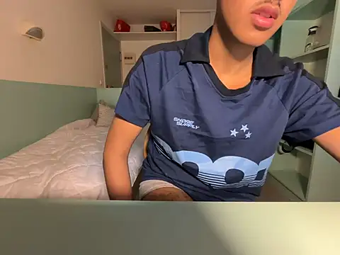 Snapshot of Rebeu_77 chatting on 07-15-26, 04:47 Rebeu 77 online show from 07-15-26, 04:47