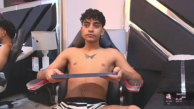 MiikeOthon online show from 04-04-26, 04:19