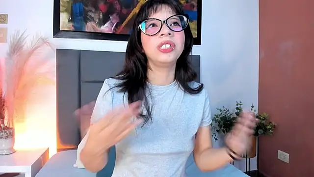 AliceThompsonn  online show from 04-10-26, 06:04