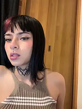 Snapshot of Babeel_ chatting on 06-04-26, 02:05 Babeel online show from 06-04-26, 02:05
