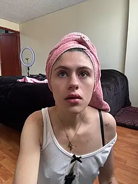 Lia fire online show from 05-23-26, 05:56