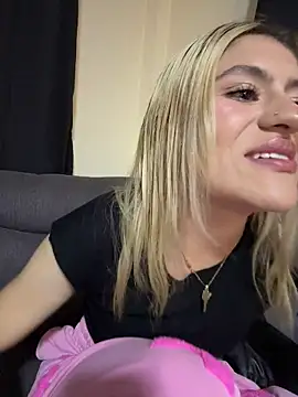 Lia fire online show from 05-26-26, 05:05
