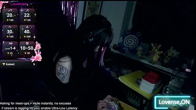 Snapshot of CutieTracer chatting on 05-09-26, 09:07 CutieTracer online show from 05-09-26, 09:07