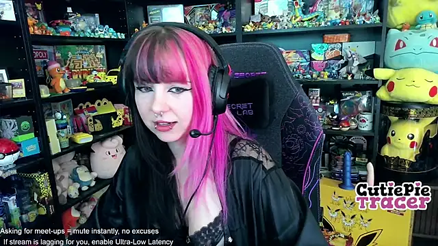 Snapshot of CutieTracer chatting on 05-24-26, 04:07 CutieTracer online show from 05-24-26, 04:07