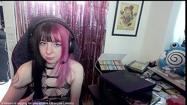 Snapshot of CutieTracer chatting on 05-07-26, 11:46 CutieTracer online show from 05-07-26, 11:46