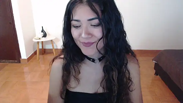 Snapshot of FreyaRouge chatting on 05-22-26, 07:01 FreyaRouge online show from 05-22-26, 07:01