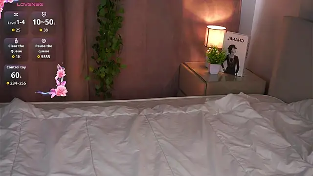 CandiceDossantos online show from 04-12-26, 08:17
