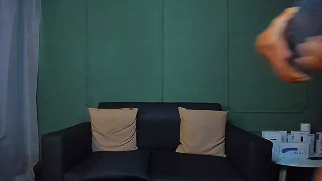 Snapshot of dominc_berry chatting on 04-29-26, 12:20 dominc berry online show from 04-29-26, 12:20