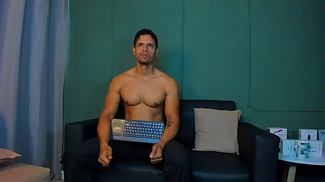 Snapshot of dominc_berry chatting on 07-18-26, 12:36 dominc berry online show from 07-18-26, 12:36