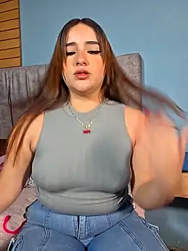 Snapshot of Salma_saad chatting on 05-23-26, 11:26 Salma saad online show from 05-23-26, 11:26