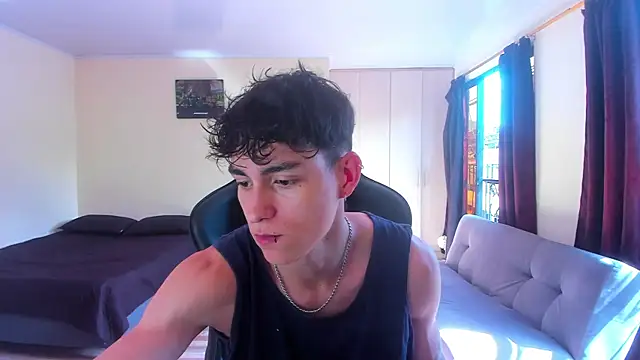 Snapshot of Luke_Chill chatting on 04-21-26, 02:01 Luke Chill online show from 04-21-26, 02:01