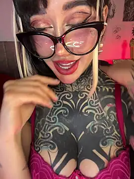 Snapshot of Musedreams chatting on 07-15-26, 01:01 Musedreams online show from 07-15-26, 01:01