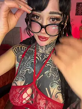 Snapshot of Musedreams chatting on 06-17-26, 01:16 Musedreams online show from 06-17-26, 01:16